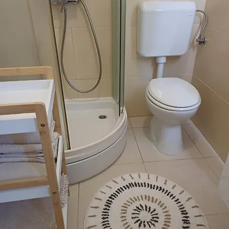 Zdenka - 100 M From The Διαμέρισμα