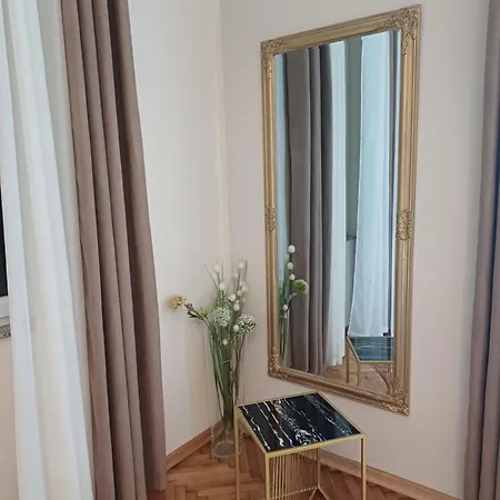 Zdenka - 100 M From The Οπατία