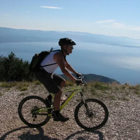 Zdenka - 100 M From The Διαμέρισμα Οπατία