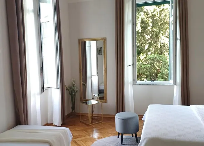 Zdenka - 100 M From The アパート オパティヤ